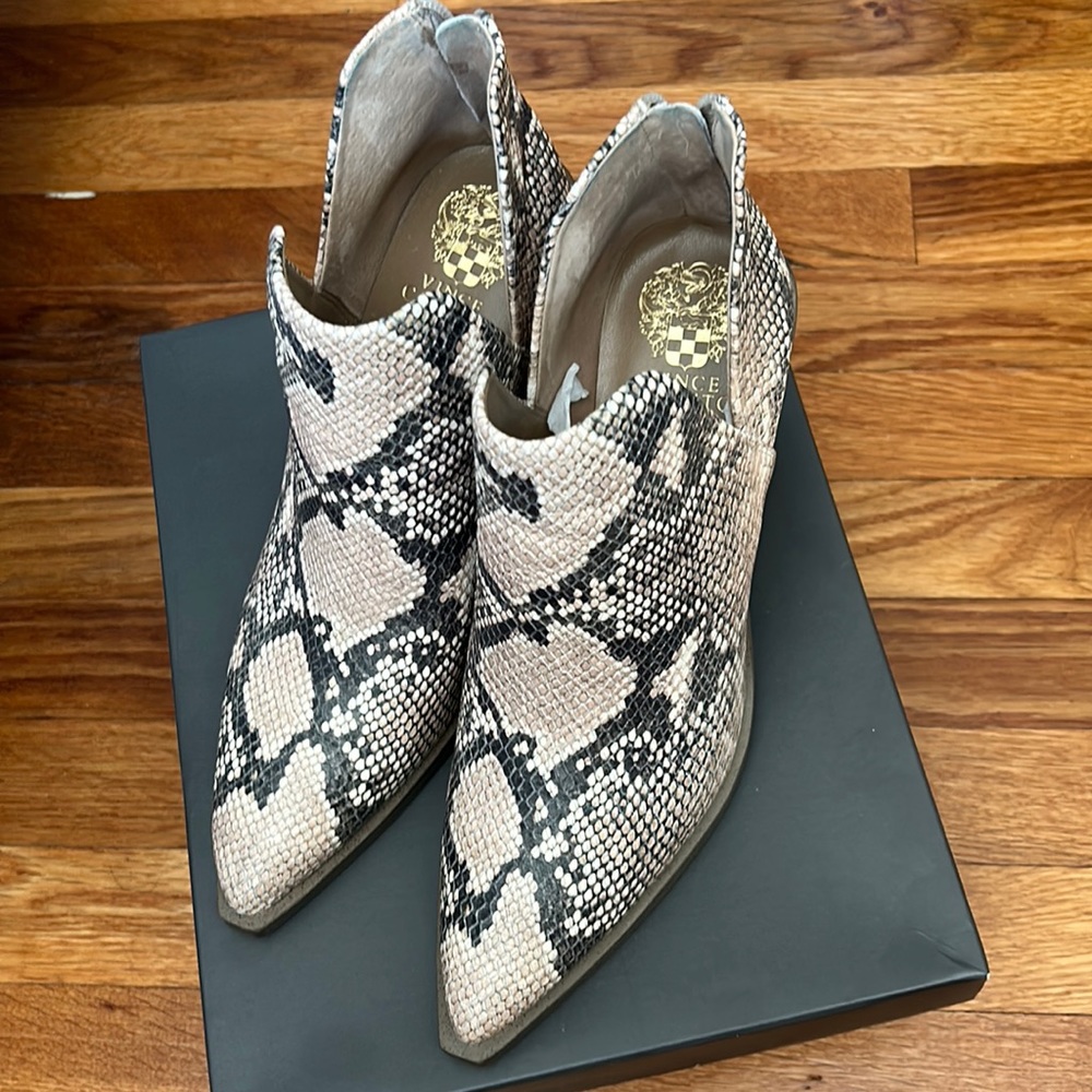Vince Camuto Gigietta 10M/42 Booties